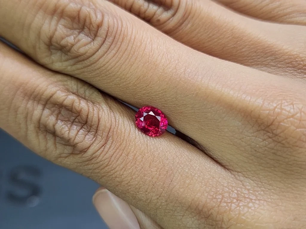 Unheated ruby Intense Red oval cut 1.18 carats, Mozambique Image №2