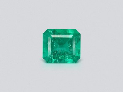Intense Colombian emerald 1.56 ct, Vivid Green photo
