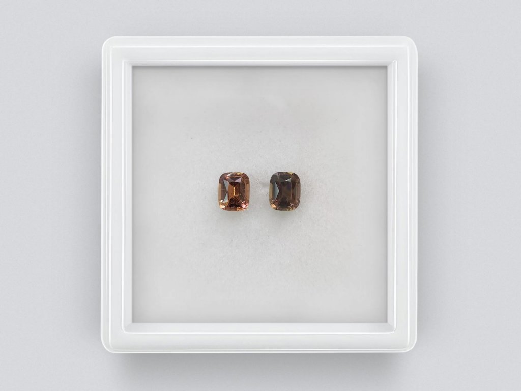 Pair of unheated, orange-green cushion cut sapphires, 1.13 carats, Madagascar Image №1