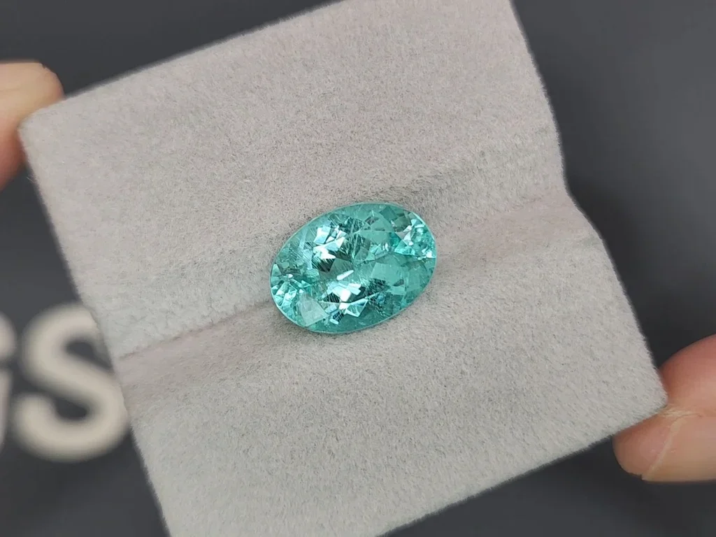 Neon greenish blue Paraiba tourmaline in oval cut 5.51 carats, Mozambique Image №4