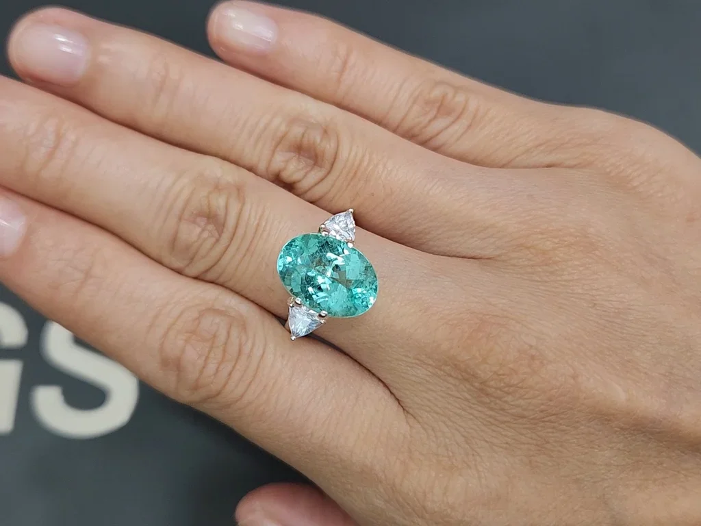 Neon greenish blue Paraiba tourmaline in oval cut 5.51 carats, Mozambique Image №5