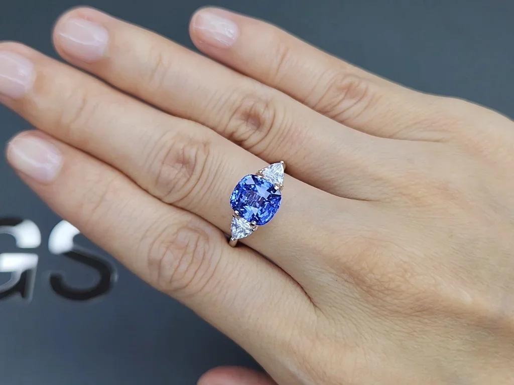 Cushion cut Cornflower Blue sapphire 4.00 carats, Madagascar Image №5