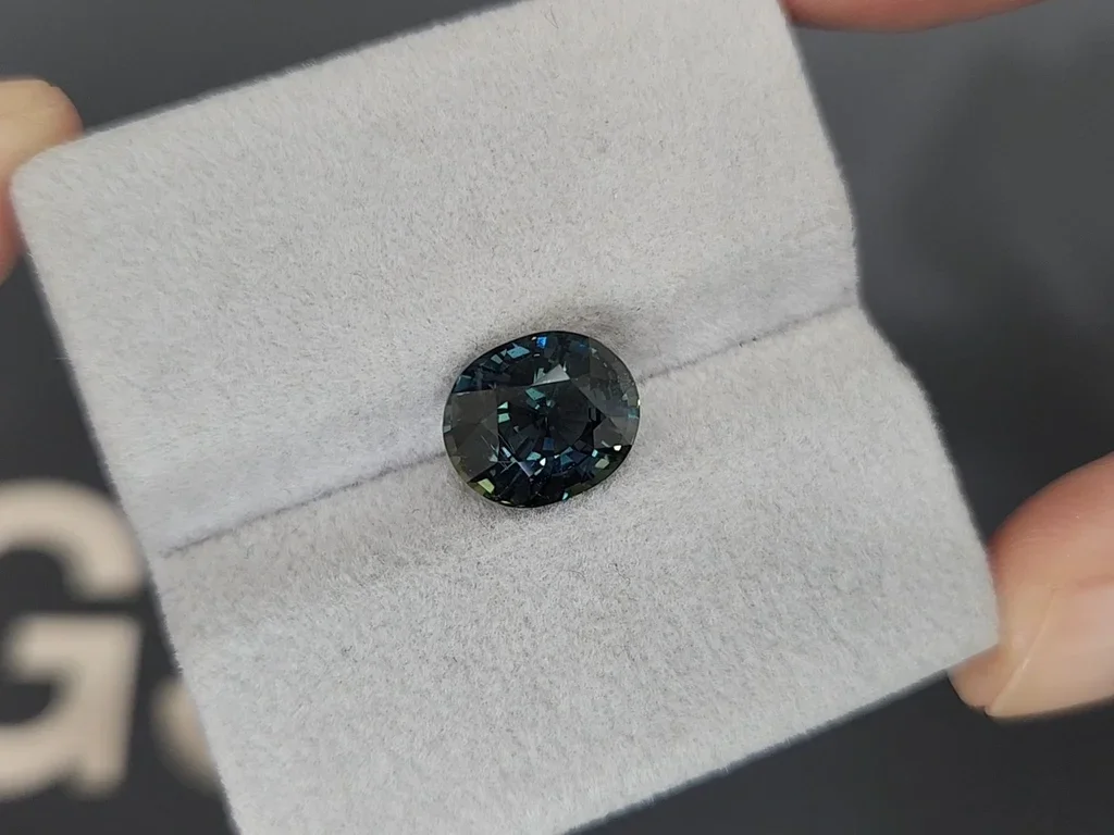 Unheated green sapphire in oval cut 4.53 carats, Sri Lanka Image №4