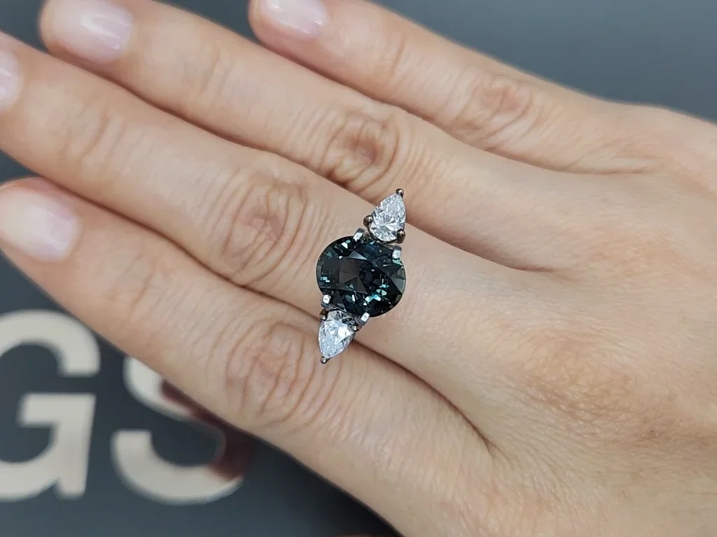 Unheated green sapphire in oval cut 4.53 carats, Sri Lanka Image №5