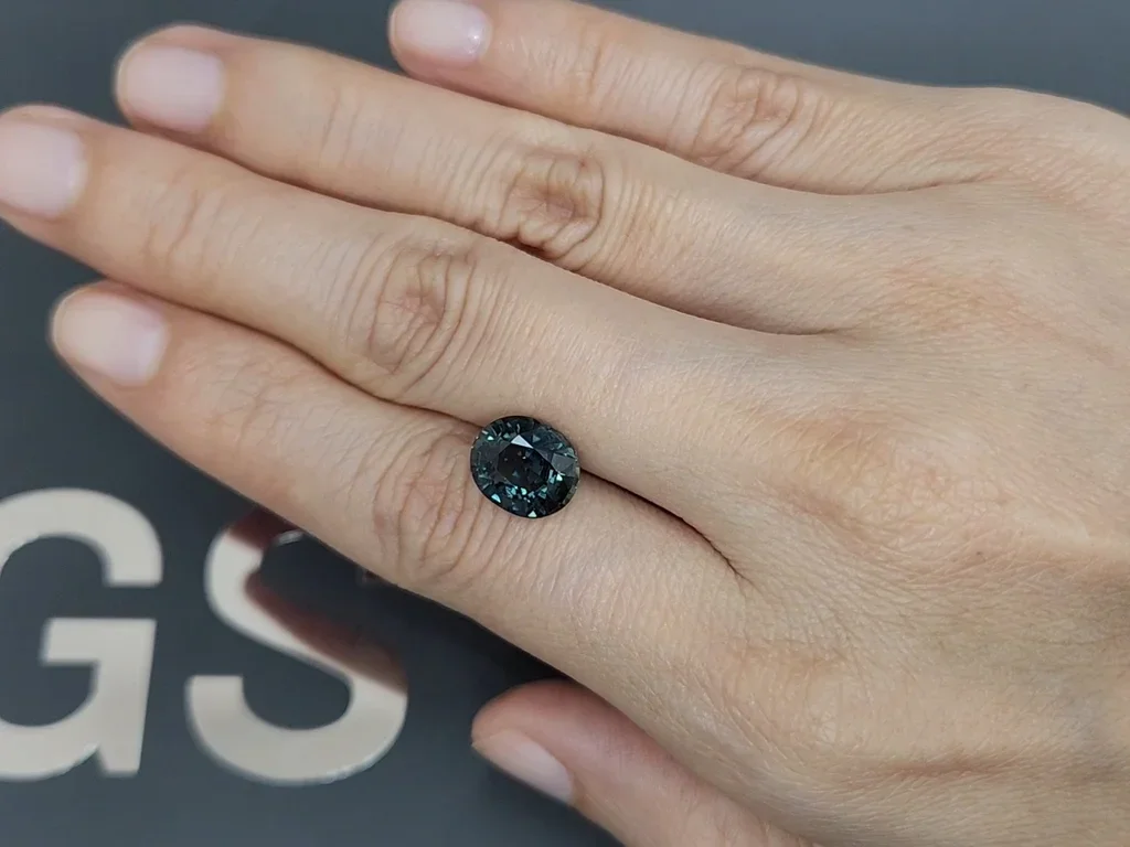 Unheated green sapphire in oval cut 4.53 carats, Sri Lanka Image №2