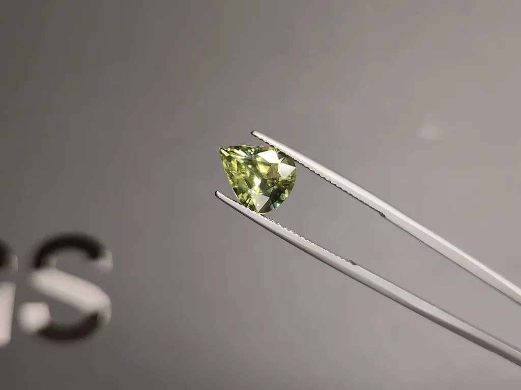 Unheated green sapphire in pear cut 3.85 carats, Madagascar  Image №3