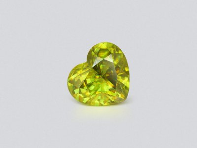 Yellow-green sphene in heart shape 7.04 carats, Madagascar photo
