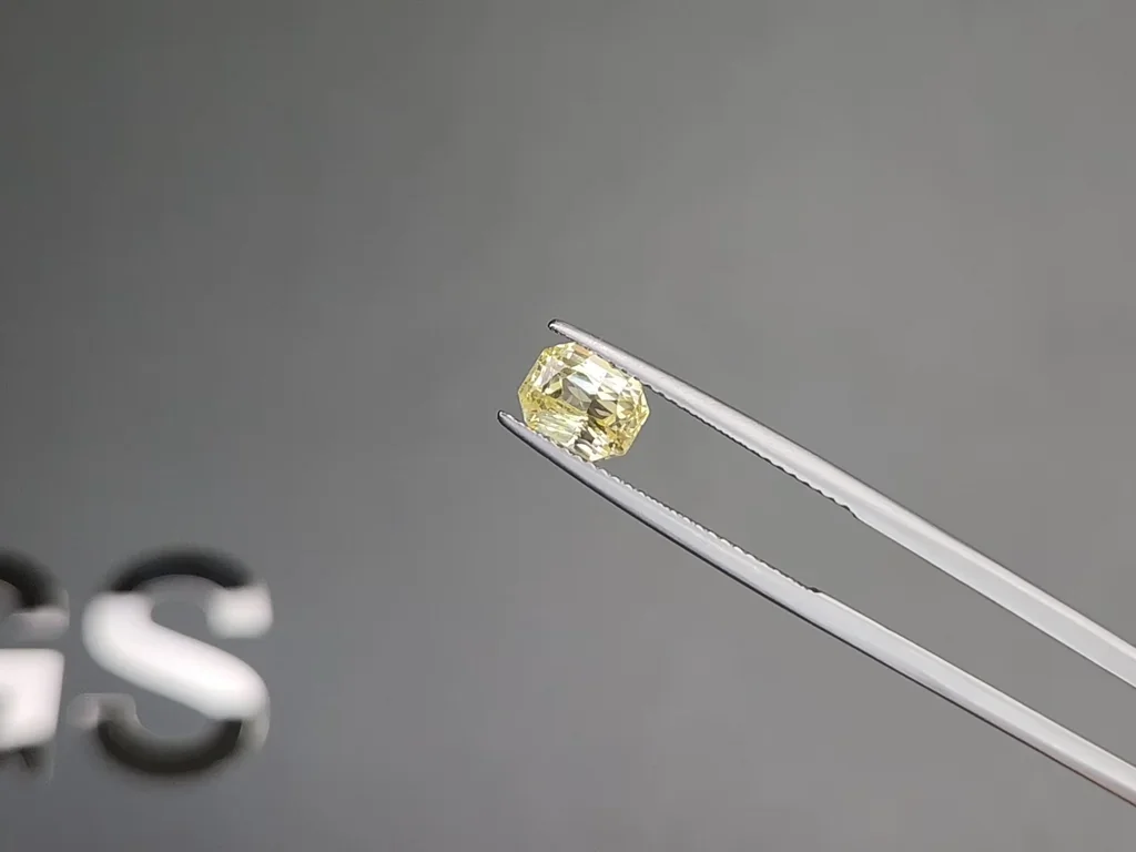 Unheated Pastel Yellow sapphire in radiant cut 2.04 carats, Sri Lanka Image №3