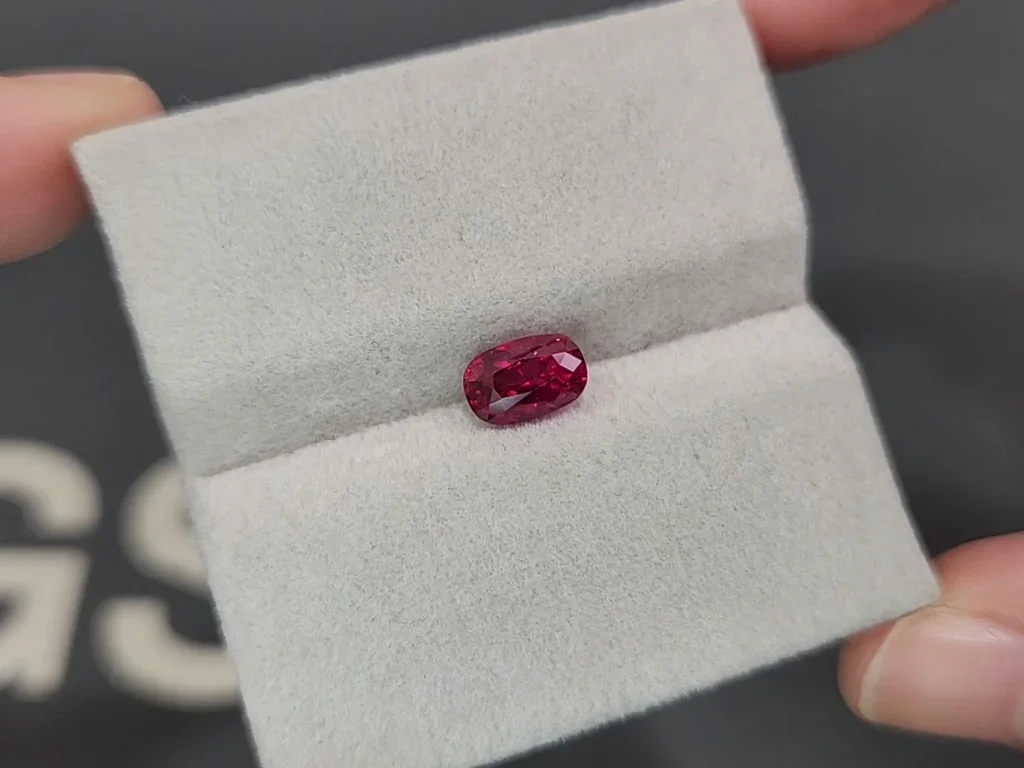 Ruby cushion cut 1.50 carats, Mozambique Image №4