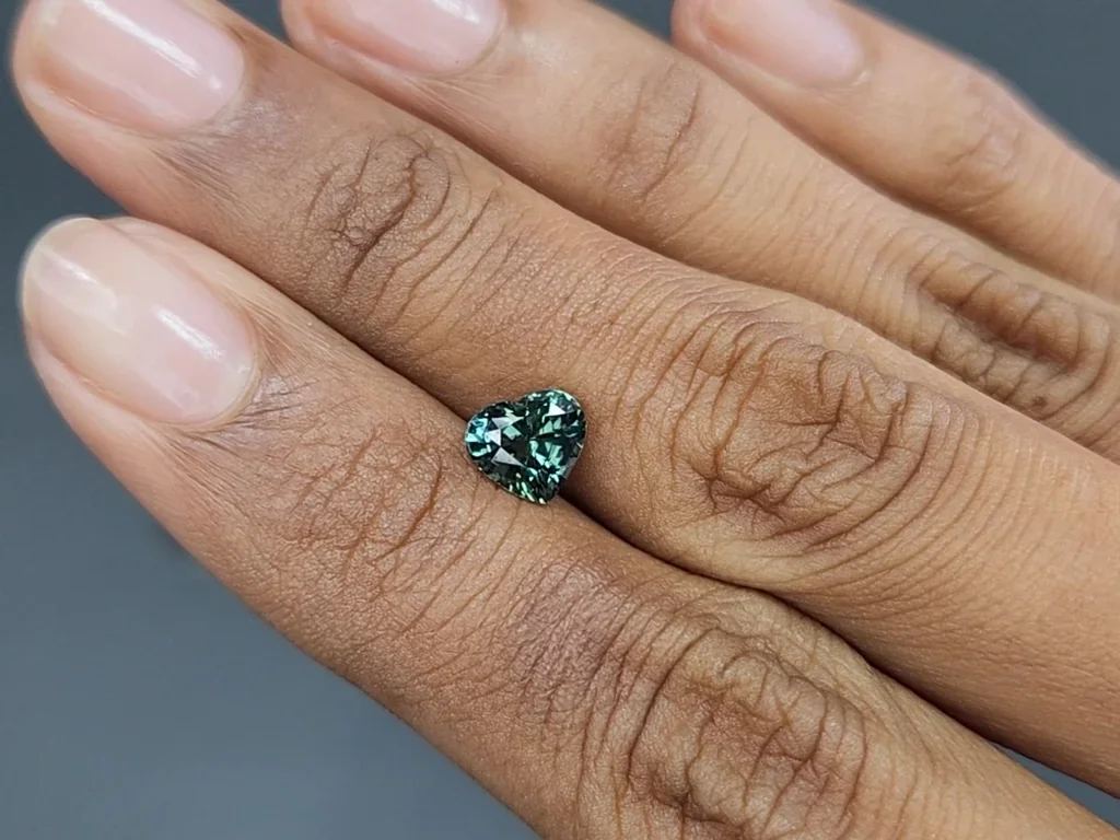 Unheated sapphir Teal heart shape 1.42 carats, Madagascar Image №2