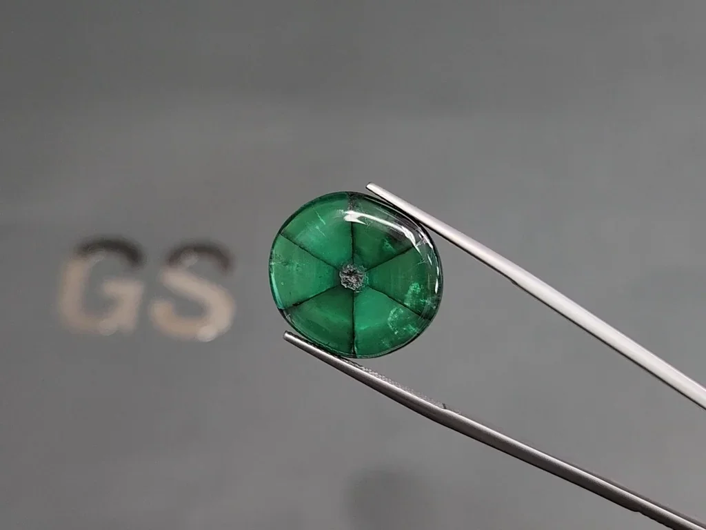 Large emerald trapiche Vivid Green cabochon cut 24.35 carats, Colombia Image №3