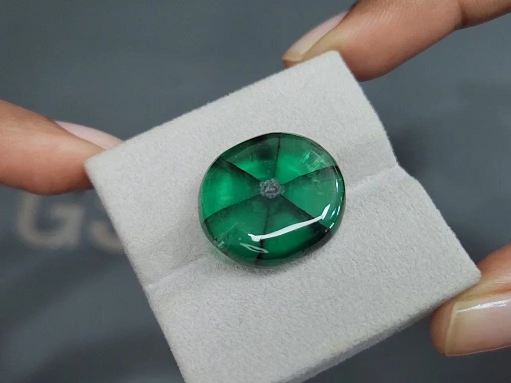 Large emerald trapiche Vivid Green cabochon cut 24.35 carats, Colombia Image №4