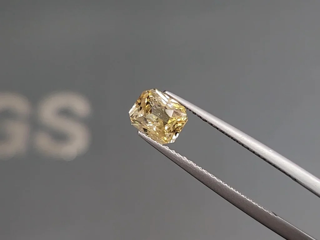 Unheated sapphire Pastel Yellow radiant cut 1.20 carats, Sri Lanka Image №3