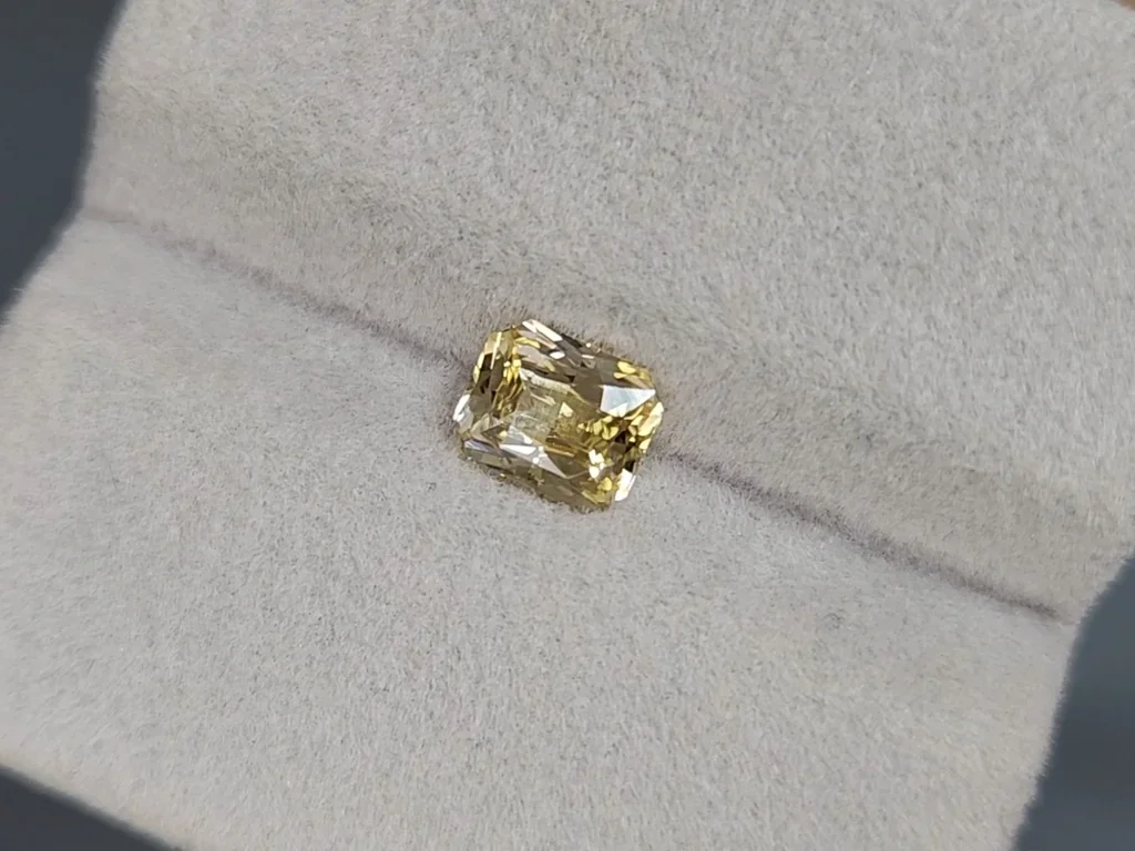 Unheated sapphire Pastel Yellow radiant cut 1.20 carats, Sri Lanka Image №4