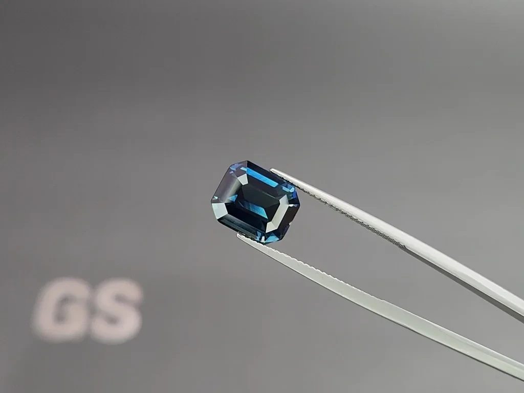Unheated sapphire Teal octagon cut 6.19 carats, Madagascar Image №3