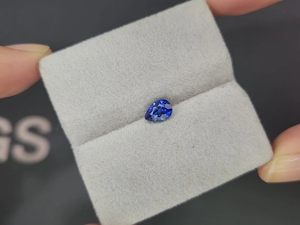 Sapphire Royal Blue pear cut 0.92 carats, Sri Lanka  Image №4