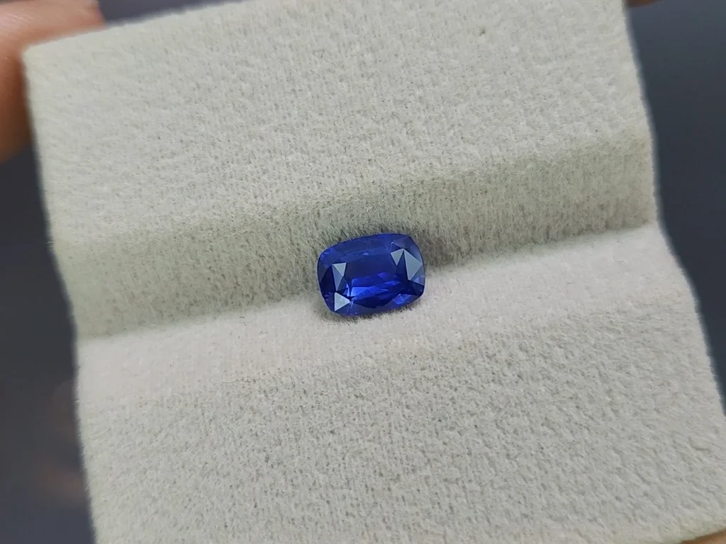 Sapphire Cornflower Blue cushion cut 1.27 carats, Sri Lanka Image №4