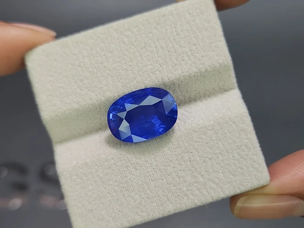 Sapphire Cornflower Blue oval cut 10.08 carats , Sri Lanka Image №4