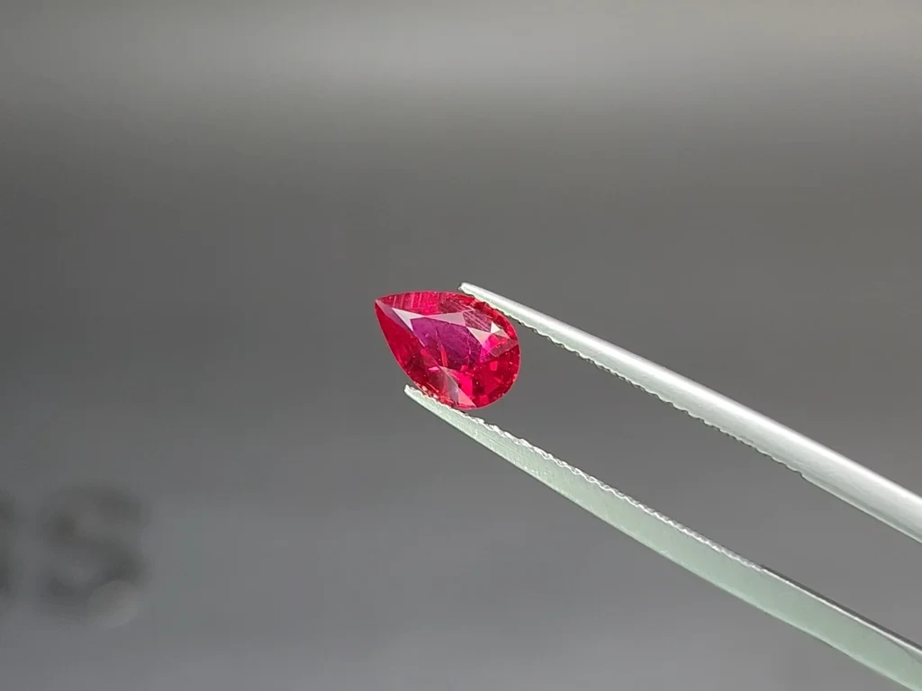 Unheated ruby Intense Red pear cut 1.08 carats, Mozambique Image №3