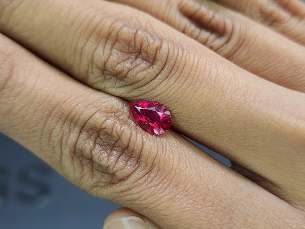Unheated ruby Intense Red pear cut 1.08 carats, Mozambique Image №2