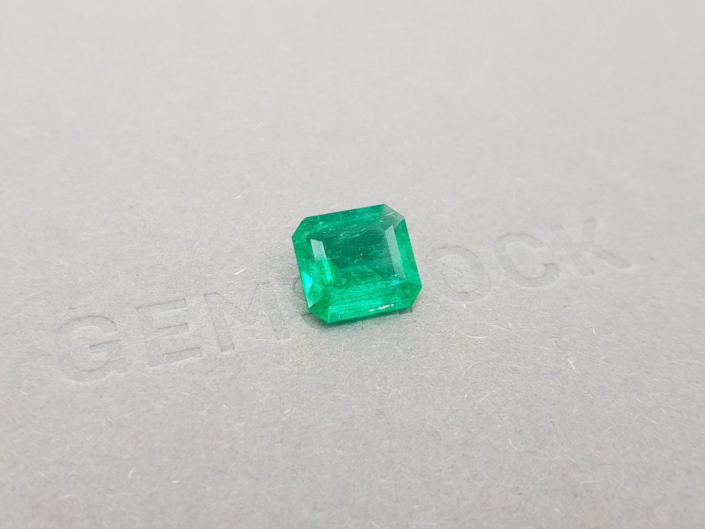 Vibrant Colombian Octagon Emerald 2.61 ct Image №2