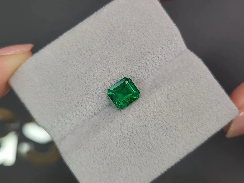 Colombian emerald Muzo Green 1.05 ct Image №4