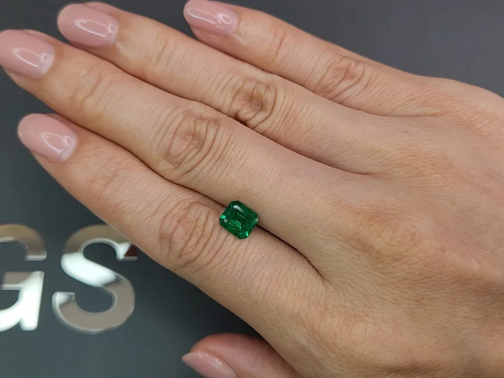 Colombian emerald Muzo Green 1.05 ct Image №2