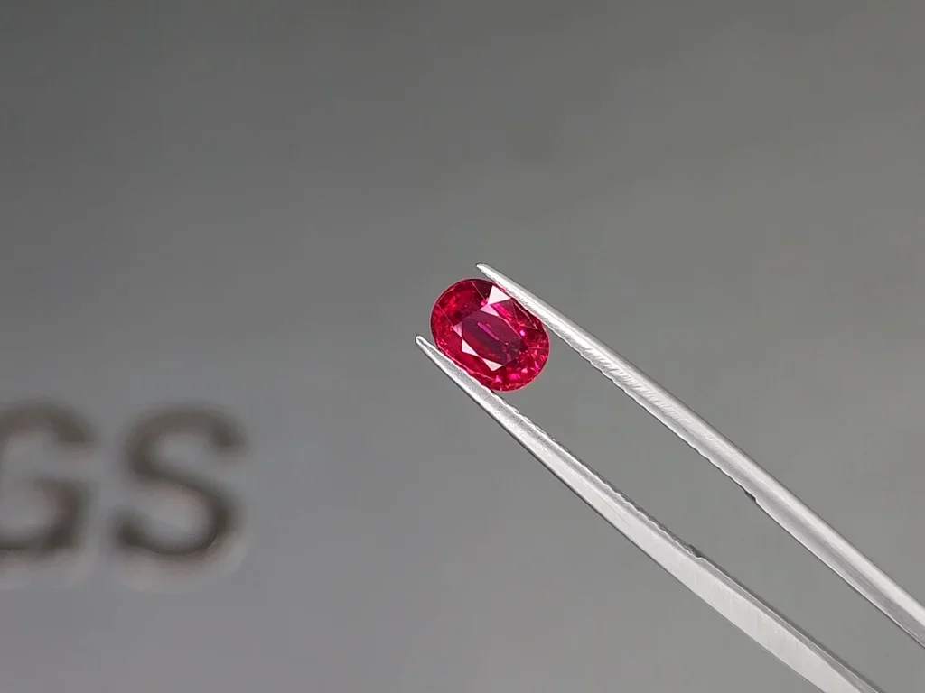 Unheated Pigeon blood ruby in oval cut 1.36 carats, Mozambique  Image №3