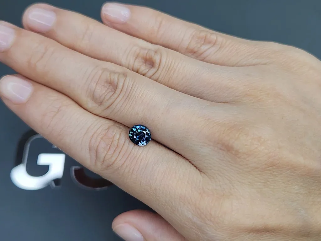 Unheated Teal sapphire in oval cut 1.34ct, Madagascar Image №2