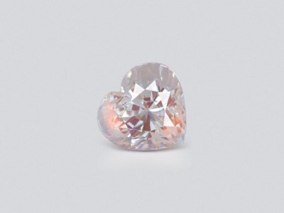 Moonstone in heart cut 5.19 carats, Madagascar photo