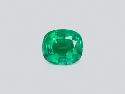 Intense green emerald in cushion cut 4.24 carats, Zambia  photo