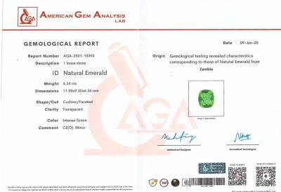 Certificate Intense green emerald in cushion cut 4.24 carats, Zambia 