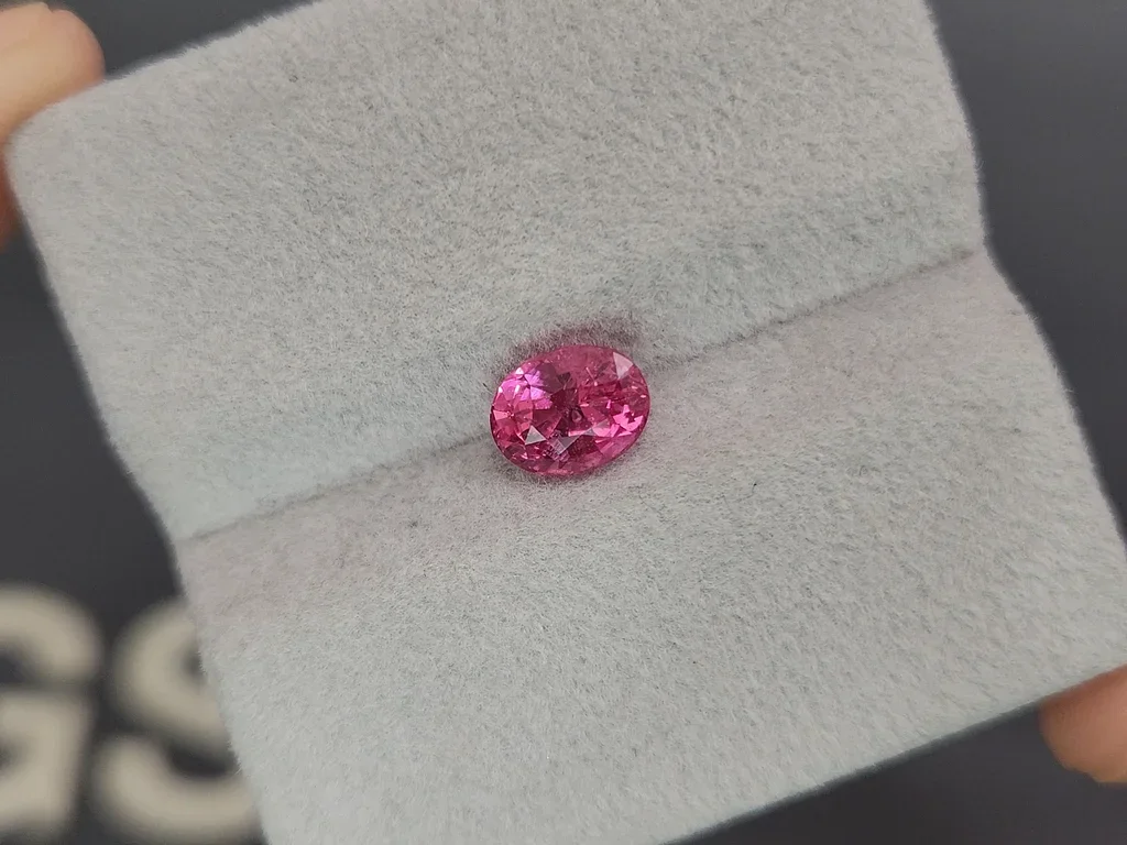 Vivid pink Mahenge spinel oval cut 1.58ct Tanzania Image №4