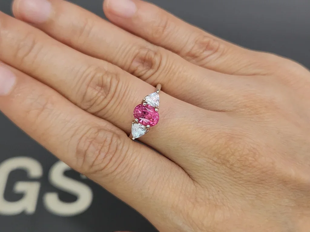 Vivid pink Mahenge spinel oval cut 1.58ct Tanzania Image №5