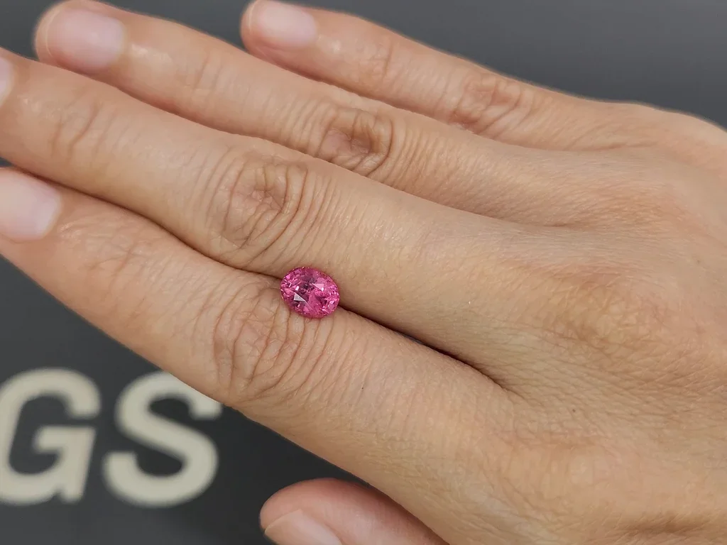 Vivid pink Mahenge spinel oval cut 1.58ct Tanzania Image №2