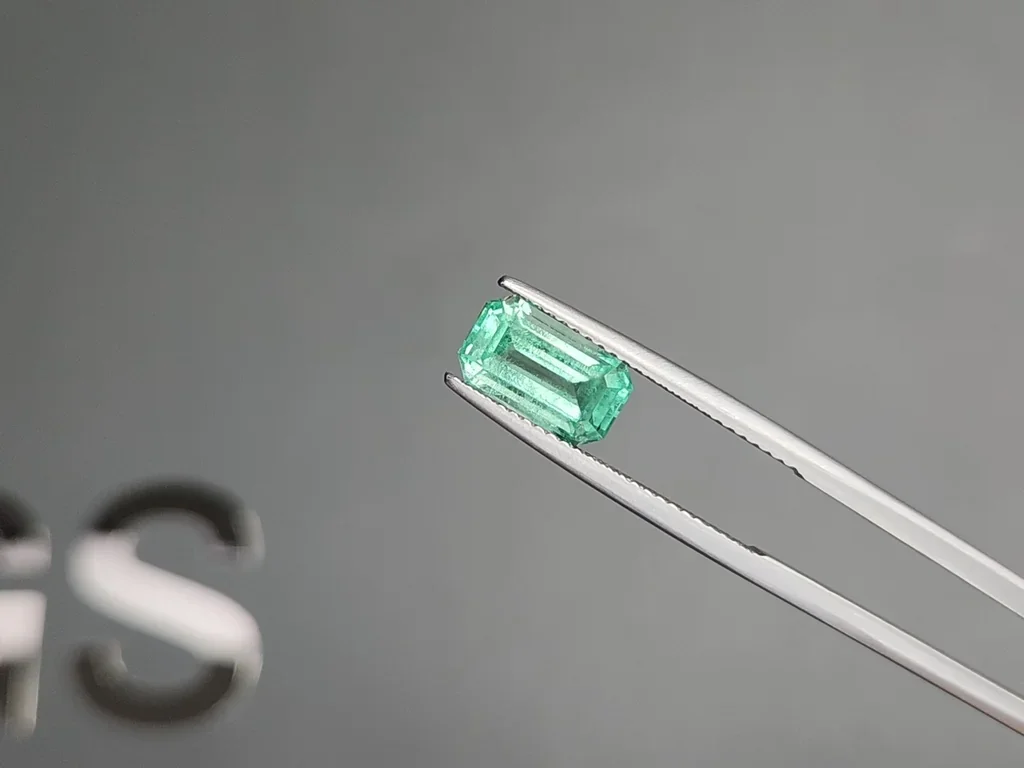 Emerald octagon cut 2.18 carats, Russia Image №3