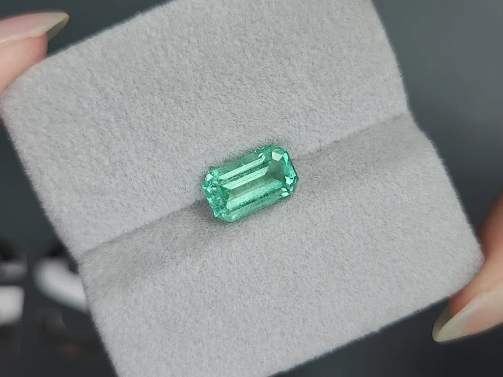 Emerald octagon cut 2.18 carats, Russia Image №4