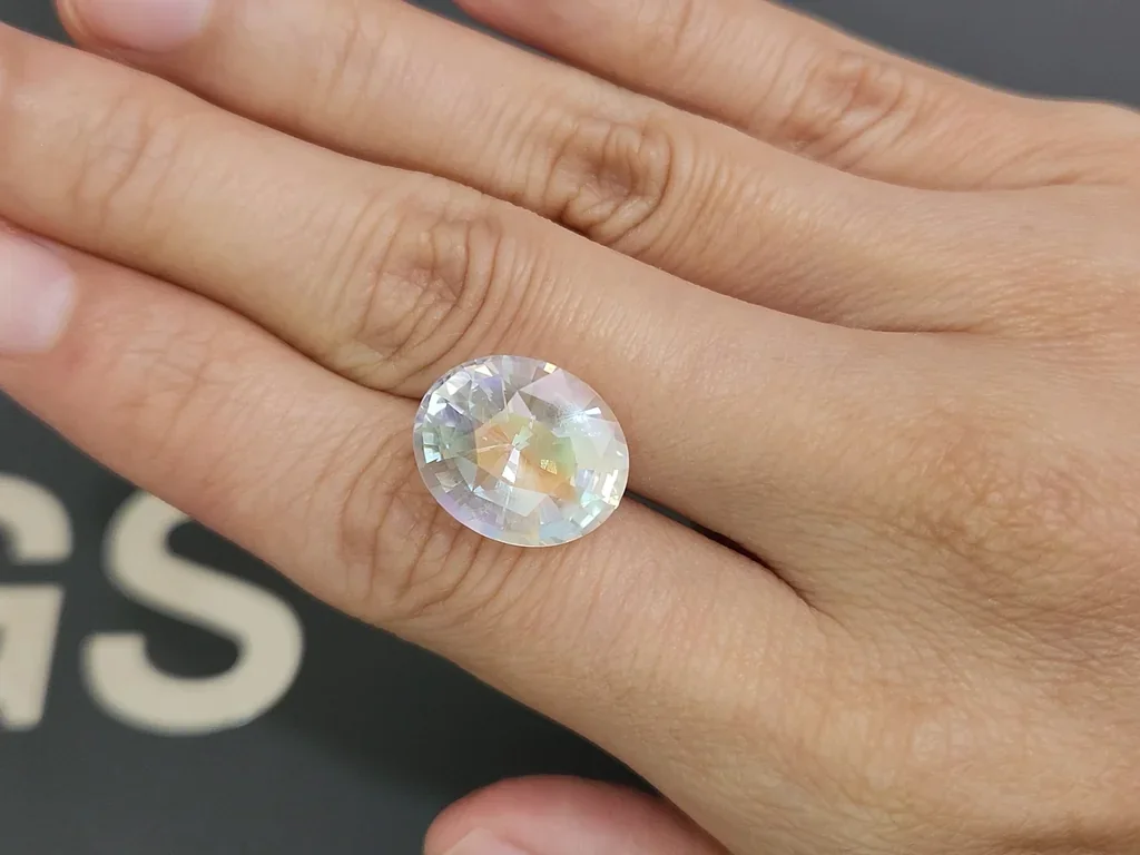 Rainbow moonstone in oval cut 9.84 carats, Madagascar  Image №2