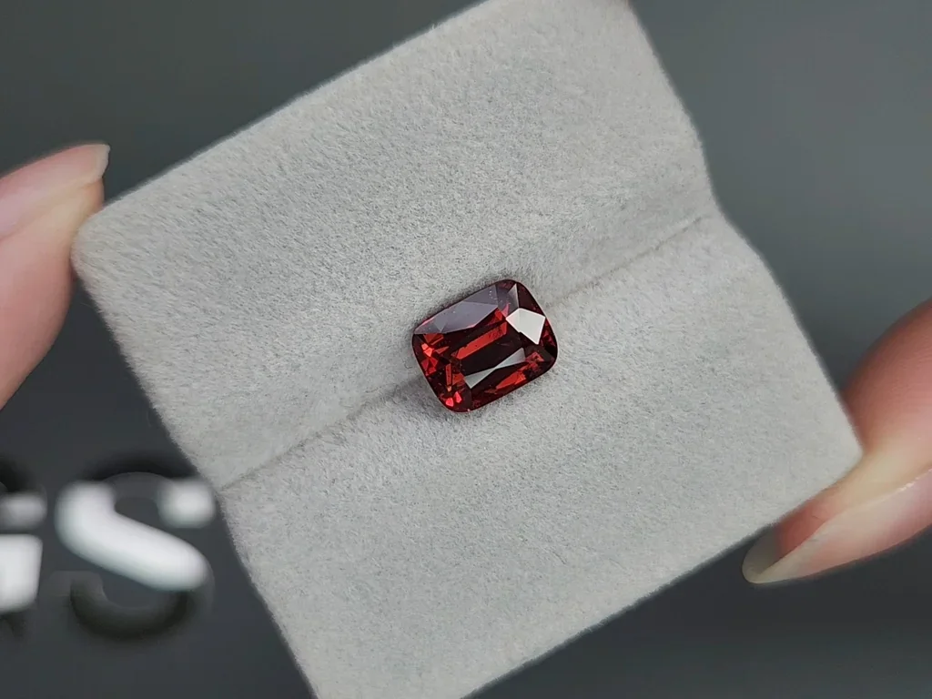 Spessartine garnet in cushion cut 3.62 carats, Africa Image №4