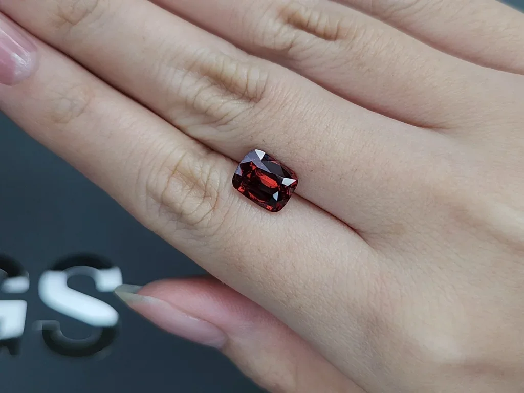 Spessartine garnet in cushion cut 3.62 carats, Africa Image №2