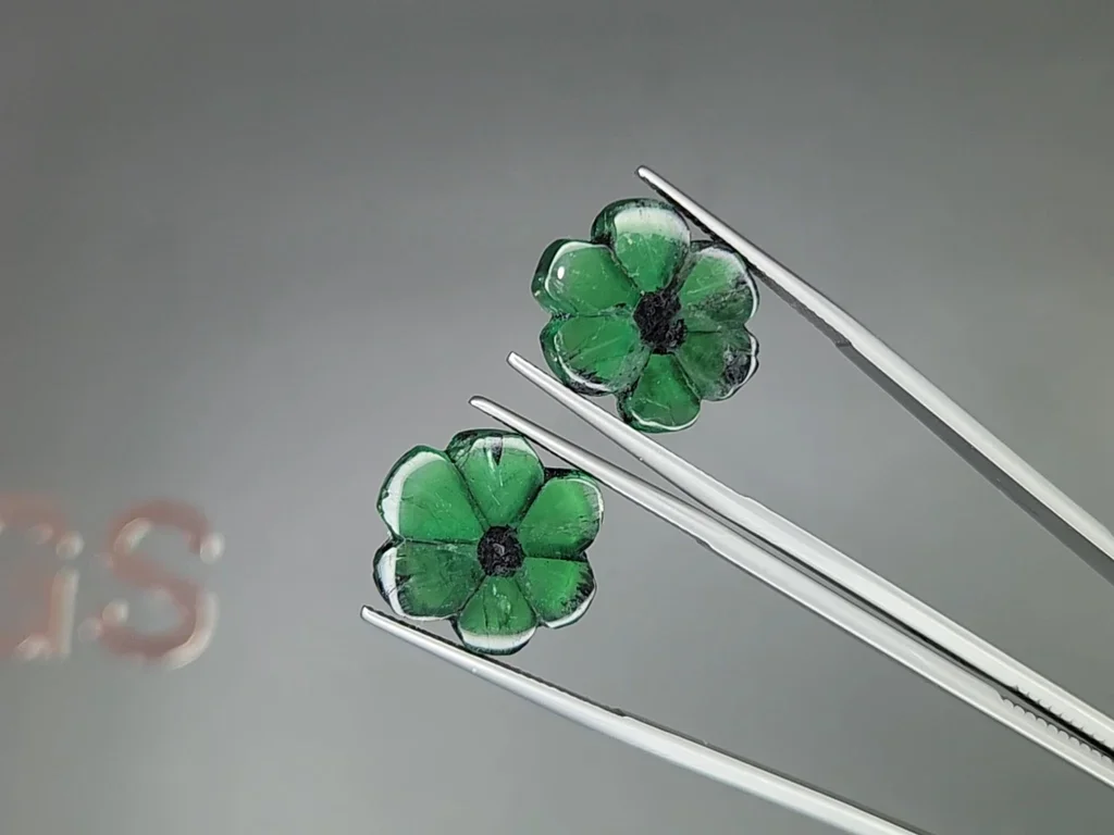 Pair of emeralds trapiche Vivid Green fancy cut  25.56 carats, Colombia Image №3