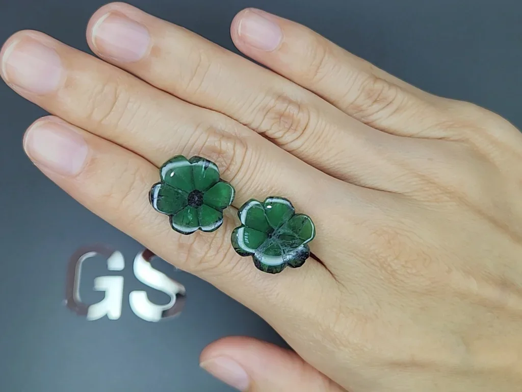 Pair of emeralds trapiche Vivid Green fancy cut  25.56 carats, Colombia Image №2