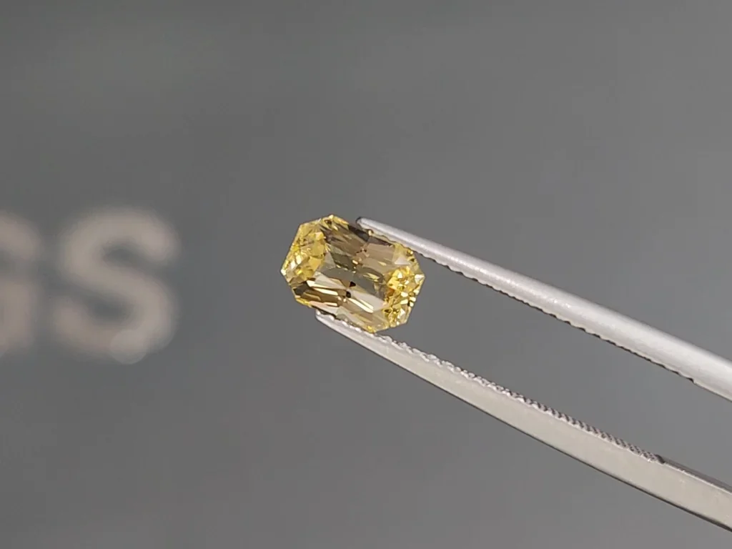 Pastel Yellow radiant cut sapphire 1.60ct, Sri Lanka  Image №2