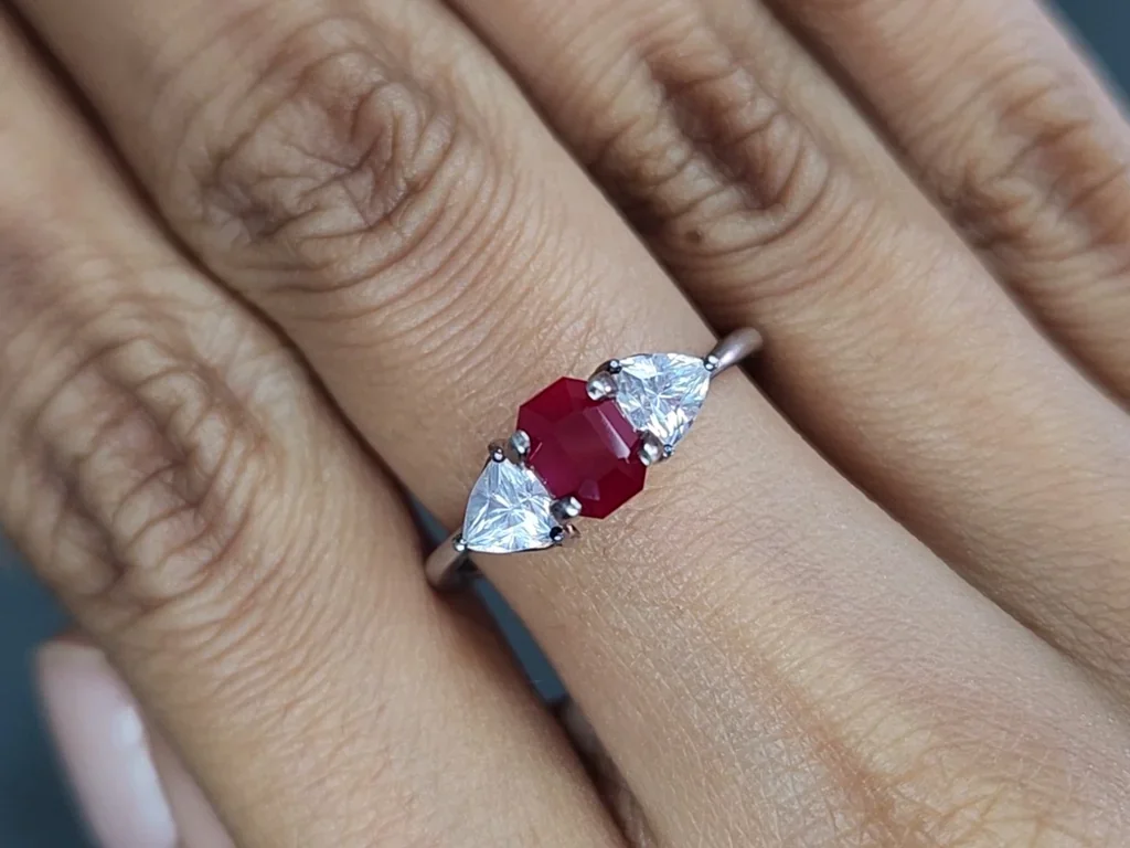 Unheated ruby rutile silk effect octagon cut 1.04 carats, Mozambique Image №5
