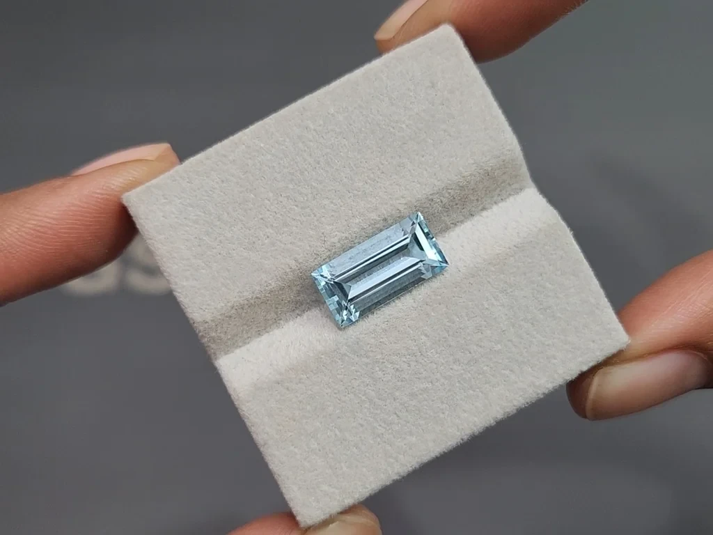 Aquamarine baguette cut 3.64 carats, Madagascar  Image №4