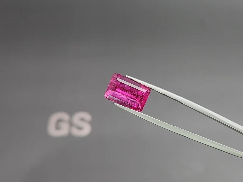 Rubellite tourmaline octagon cut  7.41 carats, Africa Image №3