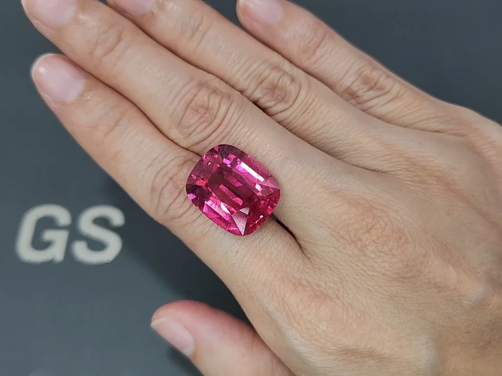 Large vivid pink rubellite tourmaline in cushion cut 18.25 carats, Nigeria Image №2