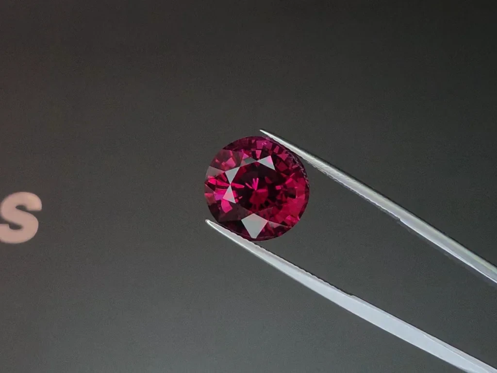 Rubellite tourmaline round cut 10.03 carats, Nigeria Image №3