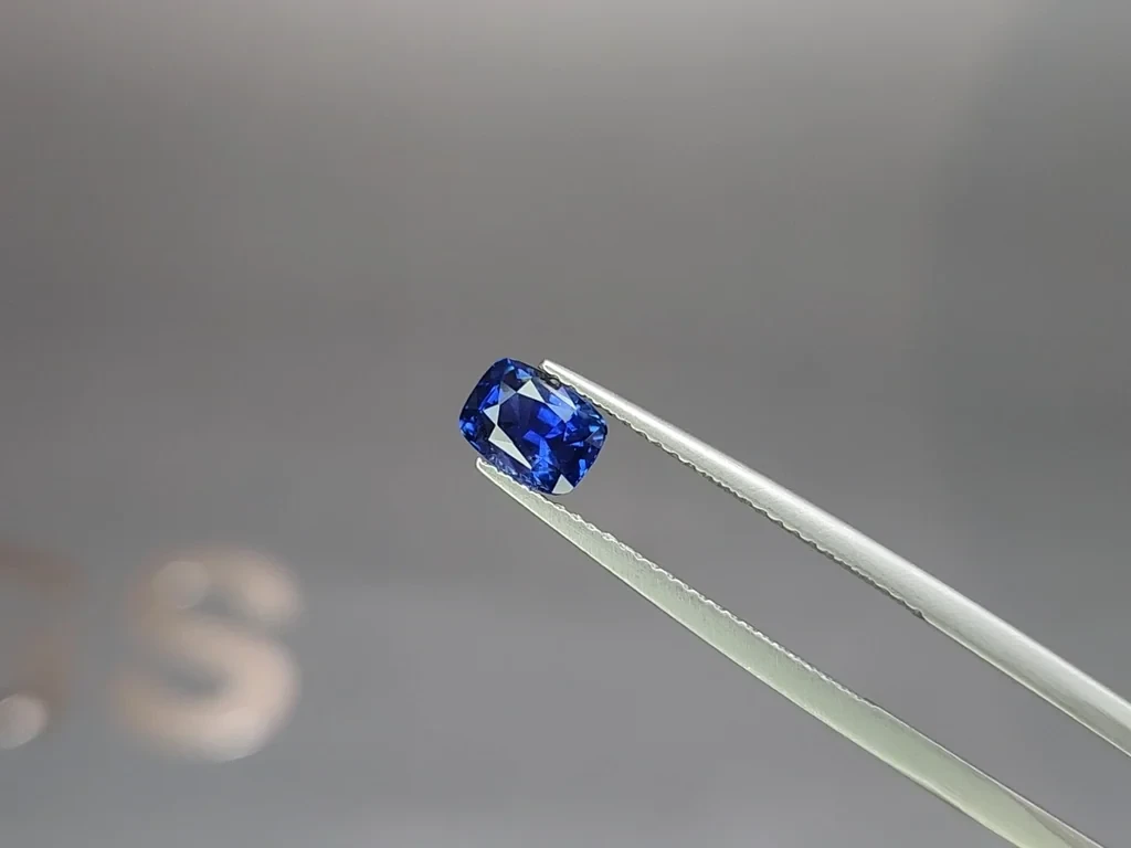 Sapphire Cornflower Blue cushion cut 1.14 carats, Sri Lanka Image №3