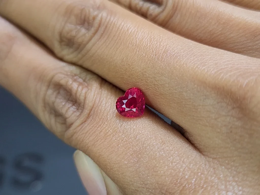 Unheated vivid pinkish red ruby heart shape 1.57 carats, Mozambique Image №2